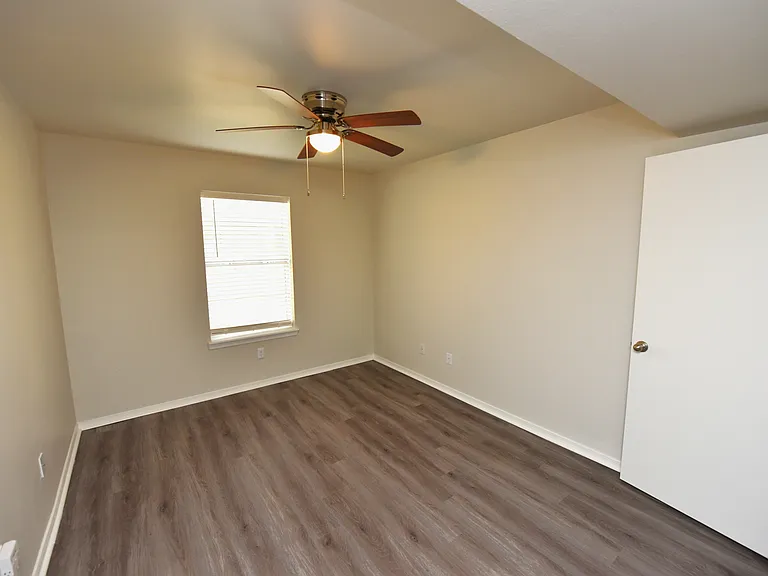 Keystone Crossing Apartment Homes — Photo 19