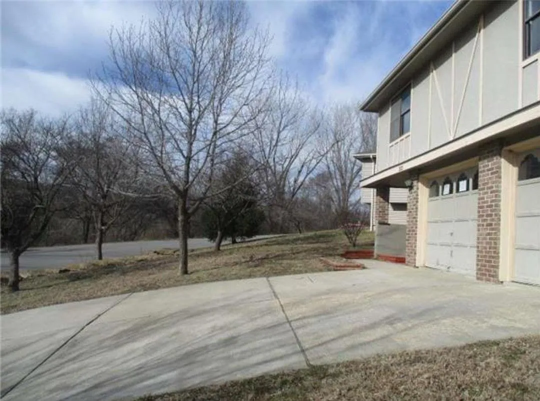 3 bed, 1564 sqft, $2,000 — Photo 3
