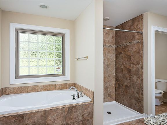 2nd image of 2477 Eastway Dr