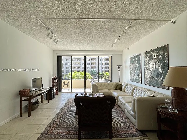251 Crandon Blvd #338 — Photo 4