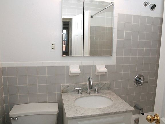 5th image of 201 E 19th St APT 7J