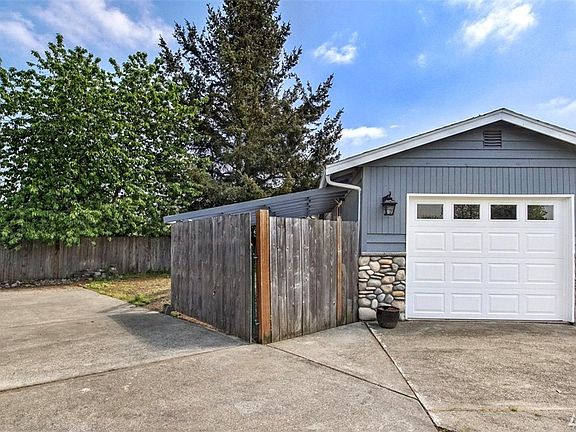 2nd image of 2722 Green River Ct