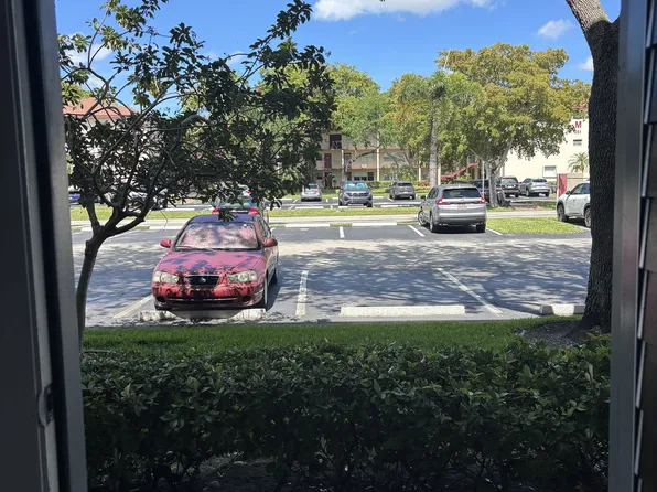 300 SW 134th Way APT 105, Hollywood, FL 33027