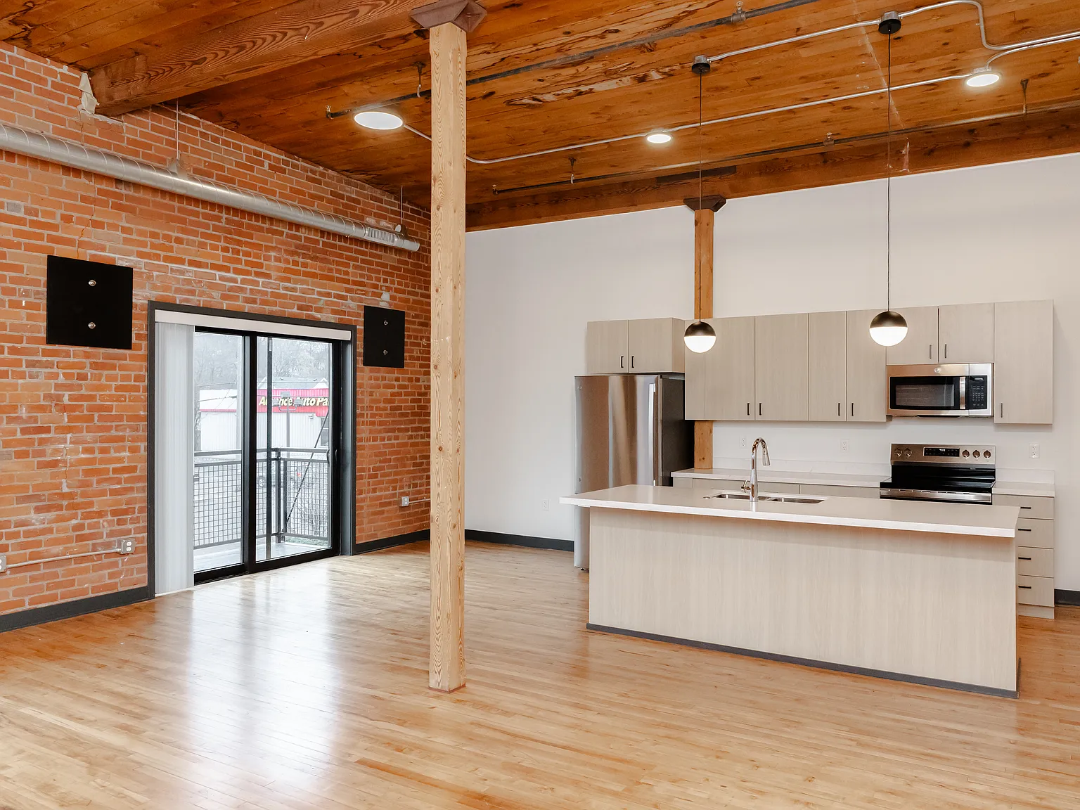 2 bed, 1410 sqft, $2,400 — Photo 1
