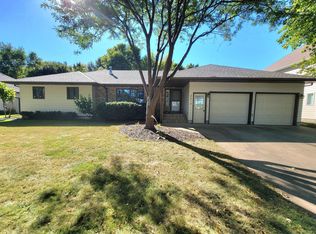 2614 Bobbie Dr, Aberdeen, SD 57401