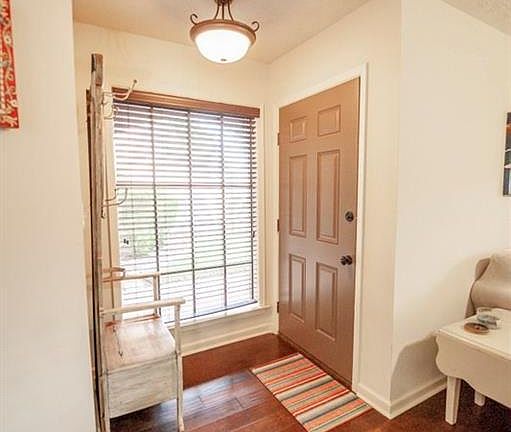 2nd image of 3909 Cedar Ave