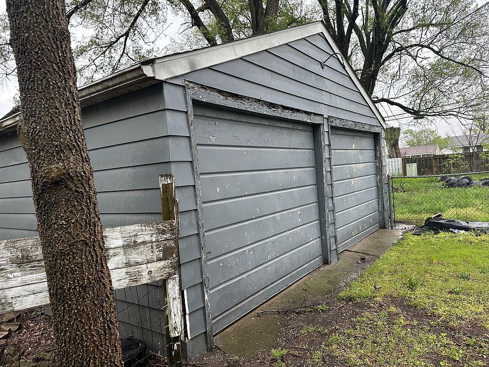 2nd image of 1542 S Moreland Ave