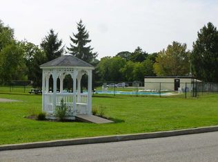 16 White Gate Dr APT G, Wappingers Falls, NY 12590