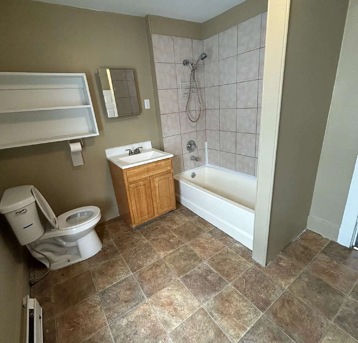 1 bed, 1.0 bath, $995 — Photo 4