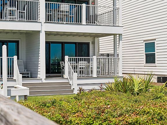 4th image of 8078 E County Highway 30a #101