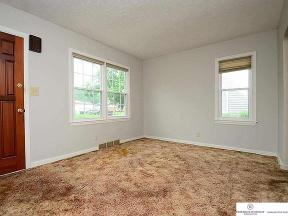 4th image of 6793 Evans St