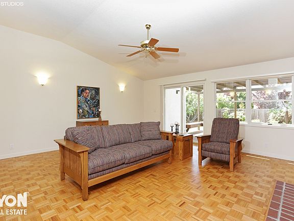 3rd image of 420 Heron Pl