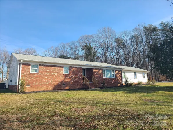 378 Cornelius Rd, Mooresville, NC 28117