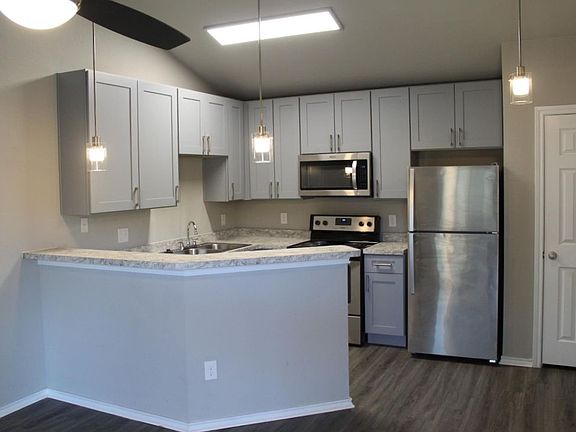 3rd image of 6108 Abrams Rd APT 527
