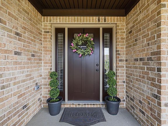 3rd image of 267 Windward Way