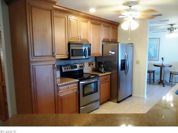 2nd image of 1123 SE 16th St