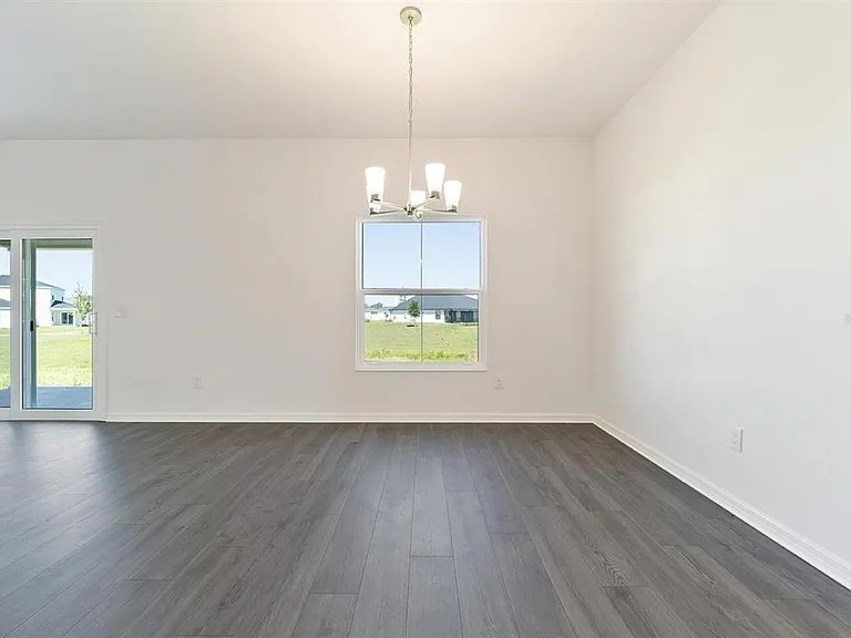 2421 Hobkirk Loop — Photo 16