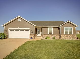 416 Bloomfield Ct, Lebanon, IL 62254