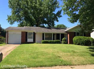 2370 Greenbriar Dr, Florissant, MO