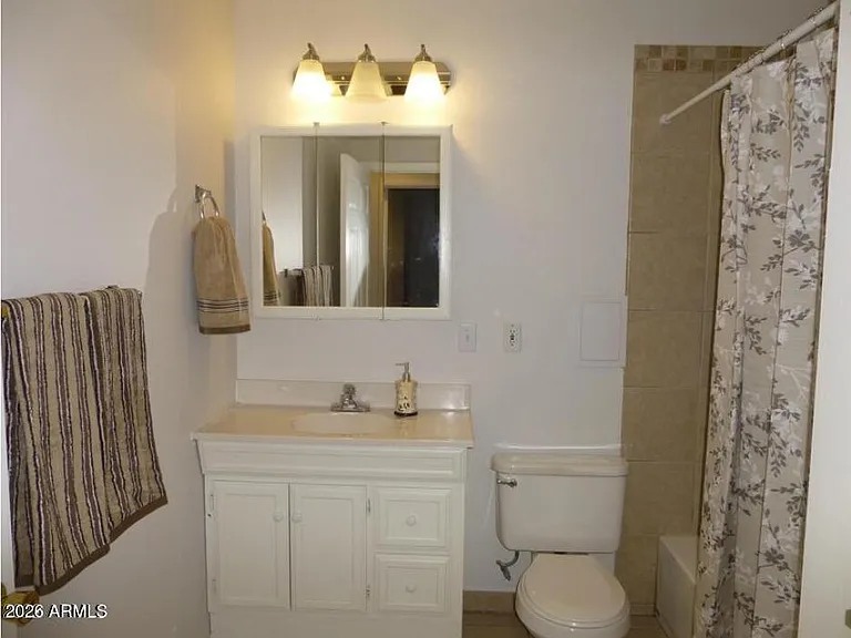 946 E Loma Vista Dr — Photo 14