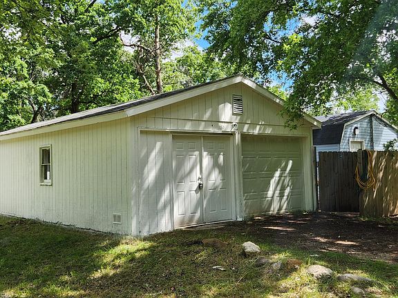 5th image of 383 W Eight Mile Rd