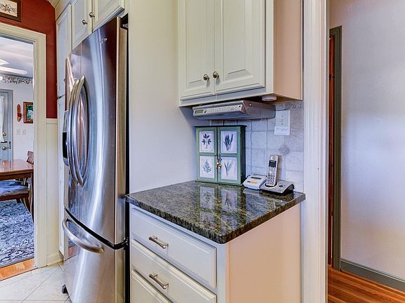 4th image of 6708 Garman Dr