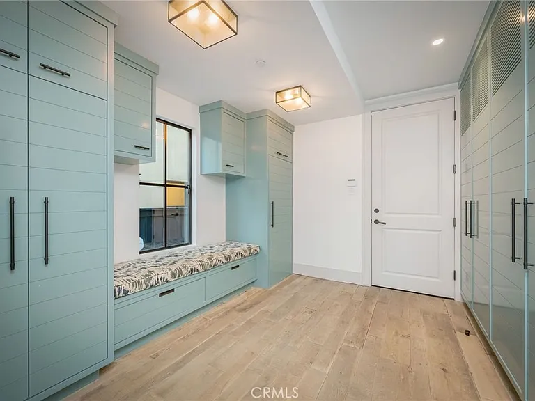 2903 Manhattan Ave — Photo 29