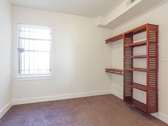 5th image of 3835-37 Hamilton St #6
