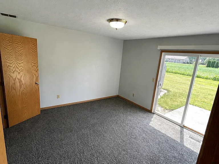 226 Elizabeth Dr — Photo 11