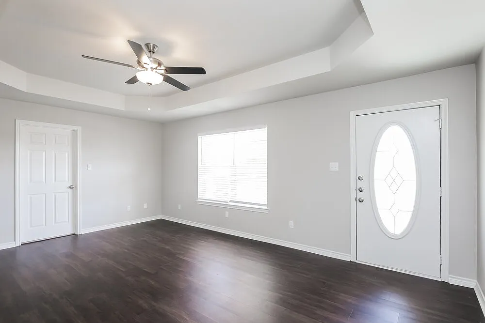 3 bed, 2.0 bath, 1285 sqft, $1,800 — Photo 4
