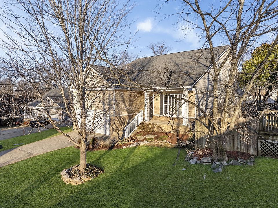 1st image of 204 Deep Woods Ct