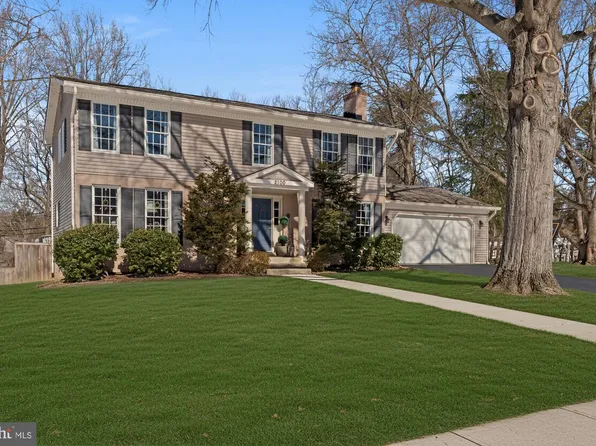 2100 Wittington Blvd, Alexandria, VA 22308