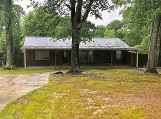 27 Matthews School Rd, Winder, GA 30680