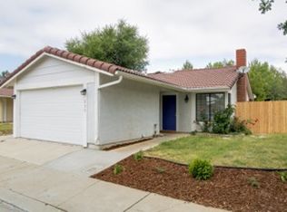 237 Chicory Ln, Paso Robles, CA 93446