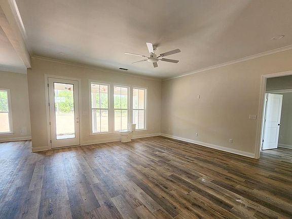3rd image of 329 Willow Oak Loop