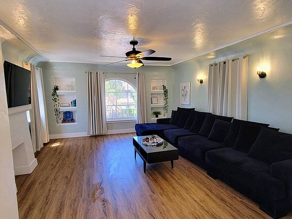 2nd image of 414 W 21st St