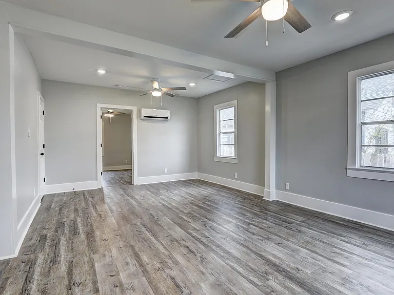 210 Forrest St — Photo 10