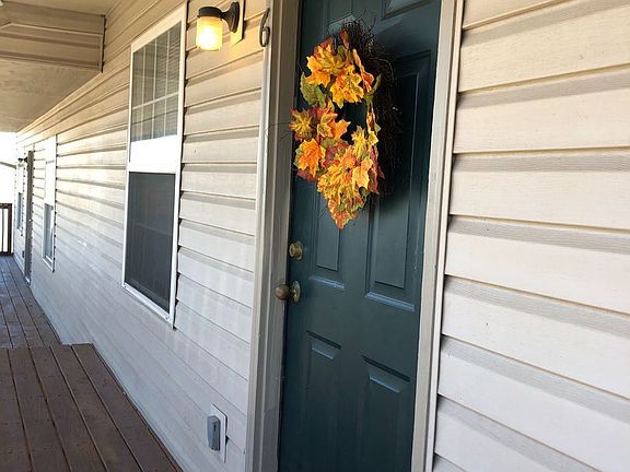 2nd image of 1033 Holloway Dr #6