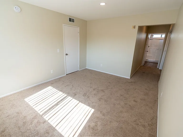 4444 Ensign Avenue — Photo 77