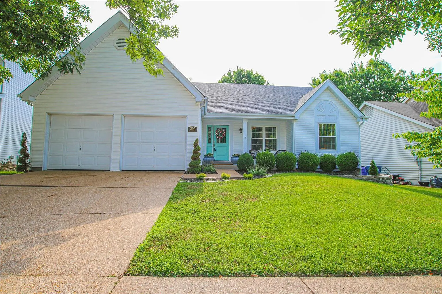 202 Oak Park Village Dr photo 1