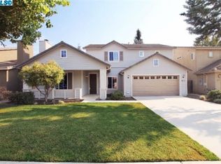 823 W Loyola Ave, Visalia, CA 93277