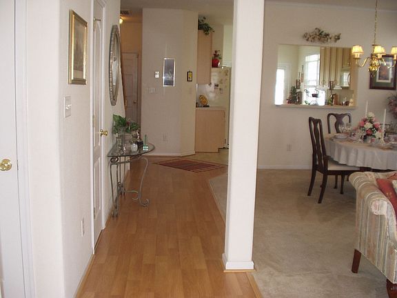 4th image of 869 Brittlebank Dr