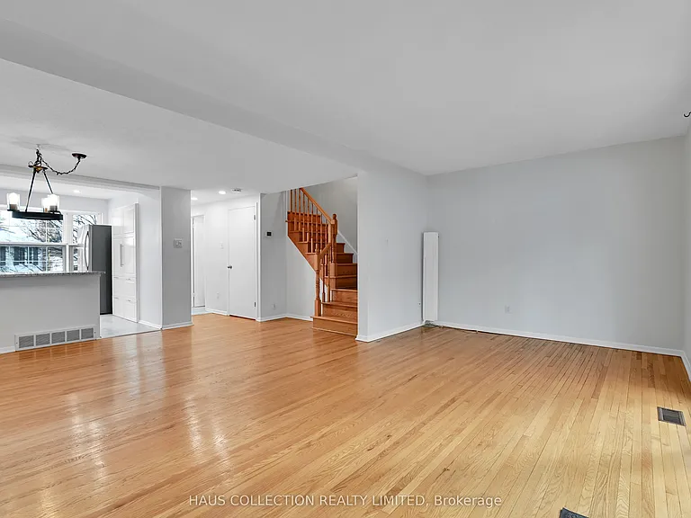 884 Walkley Rd — Photo 8