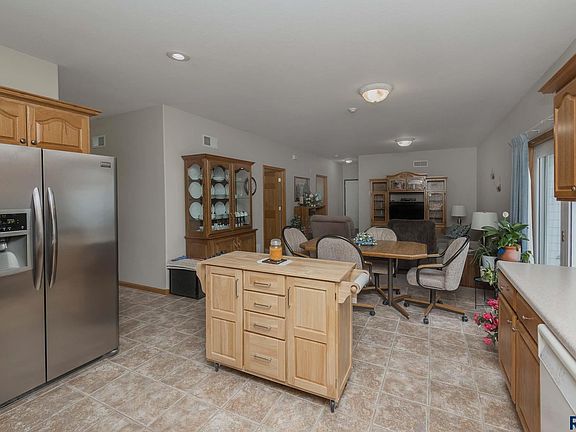2nd image of 4502 E 49th St #3