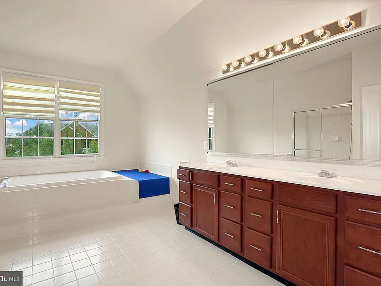 23353 Lennoxville Way — Photo 25