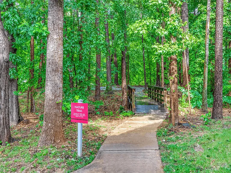 Elan at Mallard Creek Apartment Homes — Photo 21