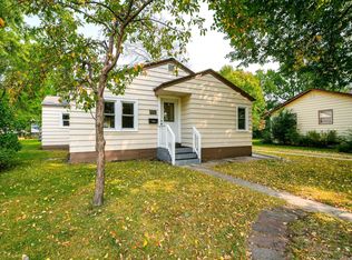 637 School St, Anoka, MN 55303