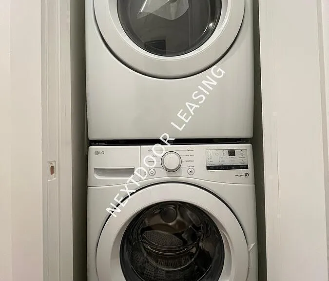 50 Grace St #2LM — Photo 5