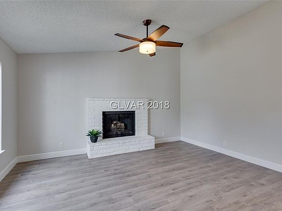 5th image of 1433 Elaine Dr