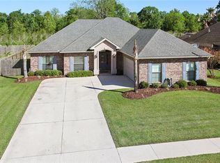 705 Country Cottage Blvd, Montz, LA 70068